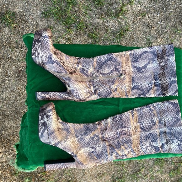 Worthington Women's Size 7  Platform Snakeskin style zip up platform gogo boots - Picture 2 of 4